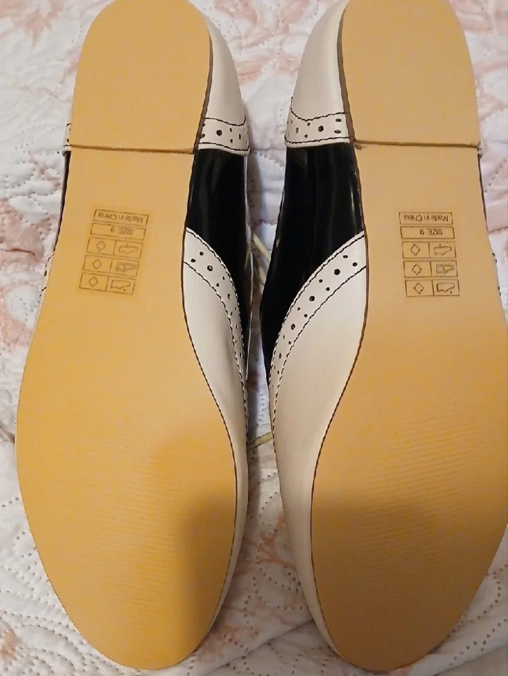 Women's Two-Tone Lace-Up Oxfords in Cream and Black
